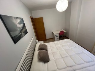Se alquila habitación