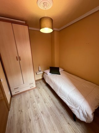 Se alquila habitación
