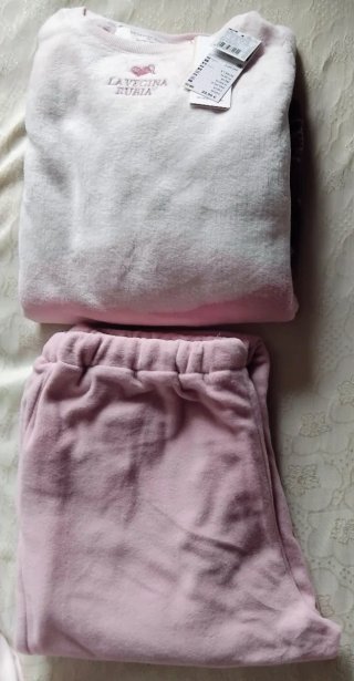 Pijama polar La Vecina Rubia Talla S o M a estrena