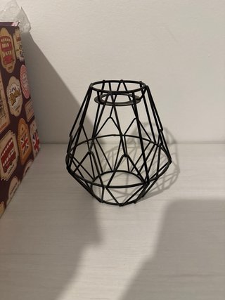 Lámparas ikea dos blancas y dos negras. Como nueva