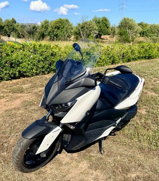 Yamaha X-Max 300 ABS+TCS 2018 SOLO 1.379 km