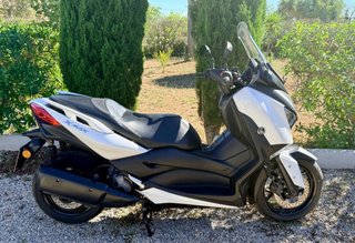 Yamaha X-Max 300 ABS+TCS 2018 SOLO 1.379 km