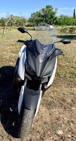 Yamaha X-Max 300 ABS+TCS 2018 SOLO 1.379 km