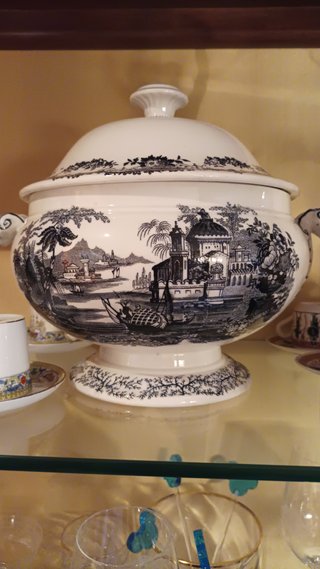 Sopera Antigua La Cartuja de Sevilla Porcelana