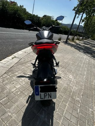 VOGE 300R Negra-Roja