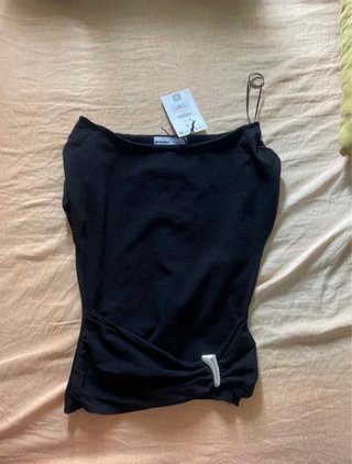 Top Bershka negro drapeado
