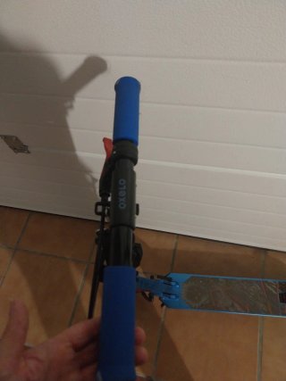 Patinete Decathlon niño azul. Solo usado u na vez