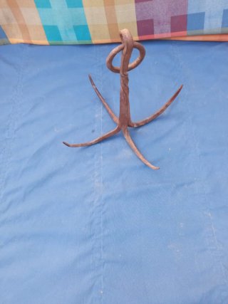 Gancho antiguo de pozo de hierro forjado