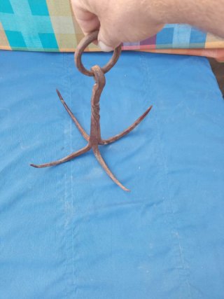 Gancho antiguo de pozo de hierro forjado