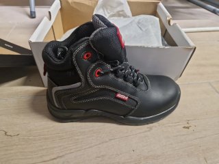 Zapato de seguridad BSH negro y rojo