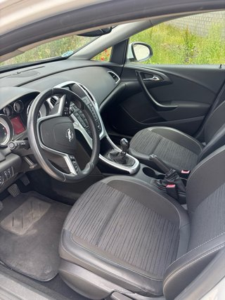 Opel Astra 2015 152.000km full equip