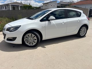 Opel Astra 2015 152.000km full equip