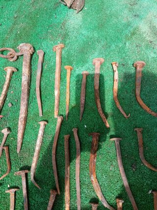 Lote 47 clavos antiguos variados
