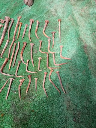 Lote 47 clavos antiguos variados
