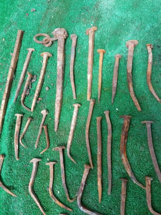 Lote 47 clavos antiguos variados