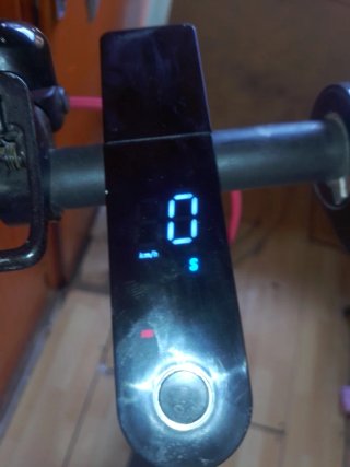 Patinete eléctrico negro