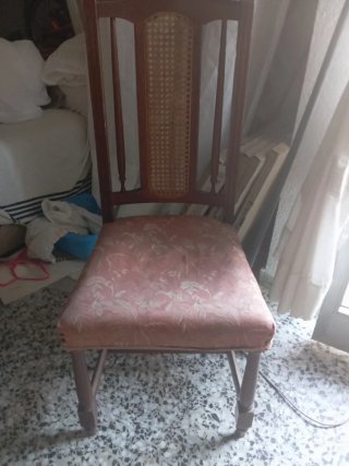 Silla de comedor clásica madera y tela