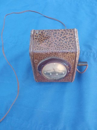Reductor de tensión antiguo