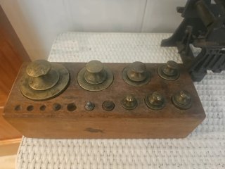 Balanza antigua ASTRA con pesas