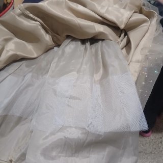 Vestido de fiesta y bodas dorado