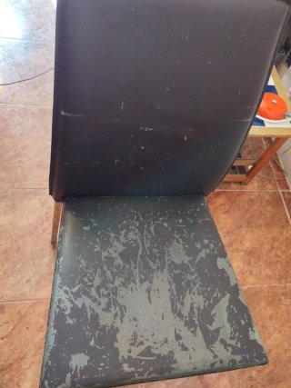 Mesa cristal y 4 sillas comedor
