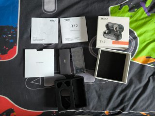 Caja cascos TOZO T12
