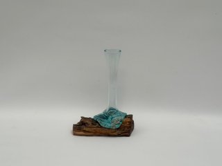 Jarrón de cristal con base de teca