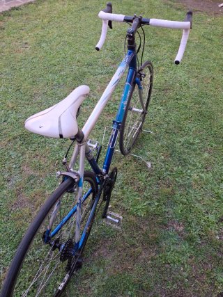 Bicicleta de carretera Btwin azul