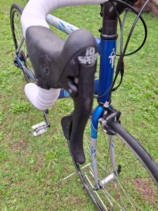 Bicicleta de carretera Btwin azul