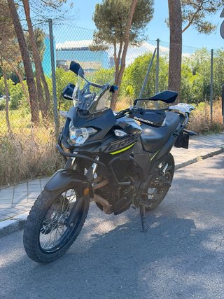 Kawasaki Versys X 300 Adventure Negra