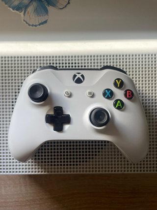 Xbox One S Bianca
