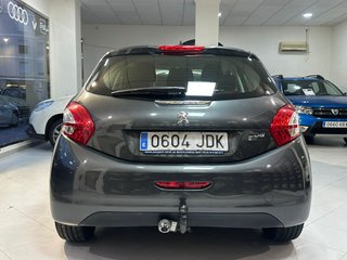 Peugeot 208 2015 TAN SOLO 177000 KILOMETROS