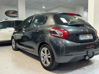Peugeot 208 2015 TAN SOLO 177000 KILOMETROS