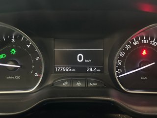 Peugeot 208 2015 TAN SOLO 177000 KILOMETROS