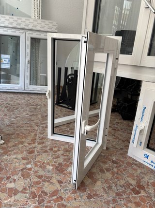 Ventana aluminio blanco