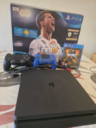PS4 Slim 1TB Negra + 2 mandos+call of duty