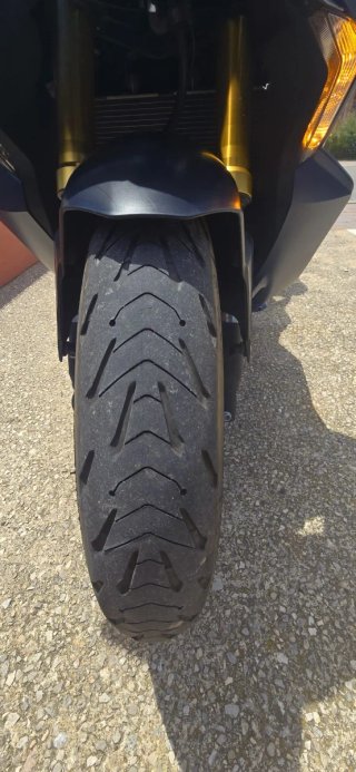 Honda Forza 750 Negra y Azul
