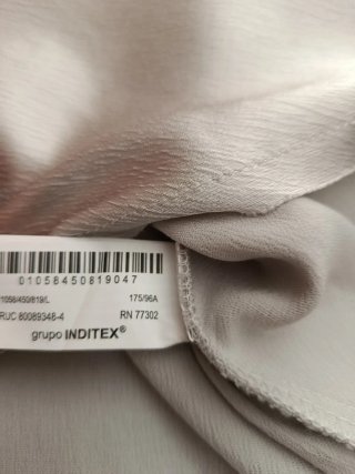 Blusa satinada asimétrica Zara
