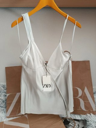 Blusa satinada asimétrica Zara