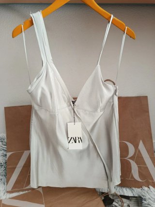 Blusa satinada asimétrica Zara