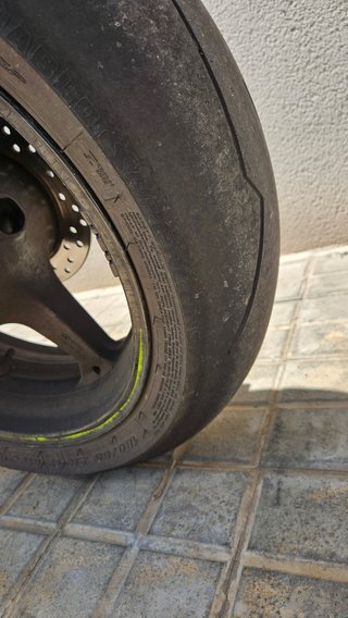 Neumáticos moto Pirelli Rosso Corsa 4 (120 y 180)