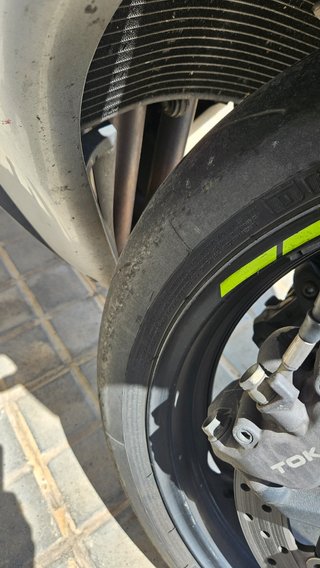 Neumáticos moto Pirelli Rosso Corsa 4 (120 y 180)
