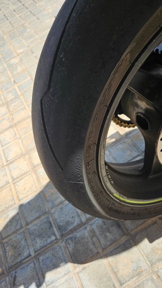 Neumáticos moto Pirelli Rosso Corsa 4 (120 y 180)