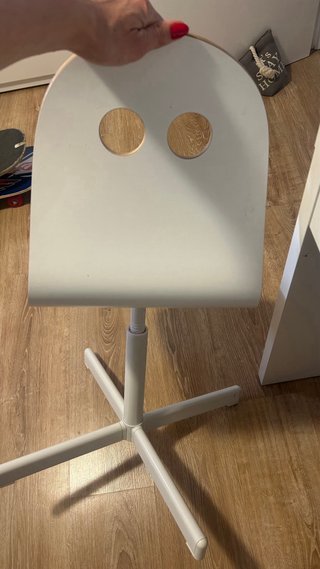 Escritorio y silla Ikea blancos