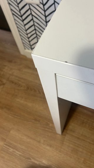 Escritorio y silla Ikea blancos