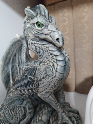Figura Dragón Decorativa