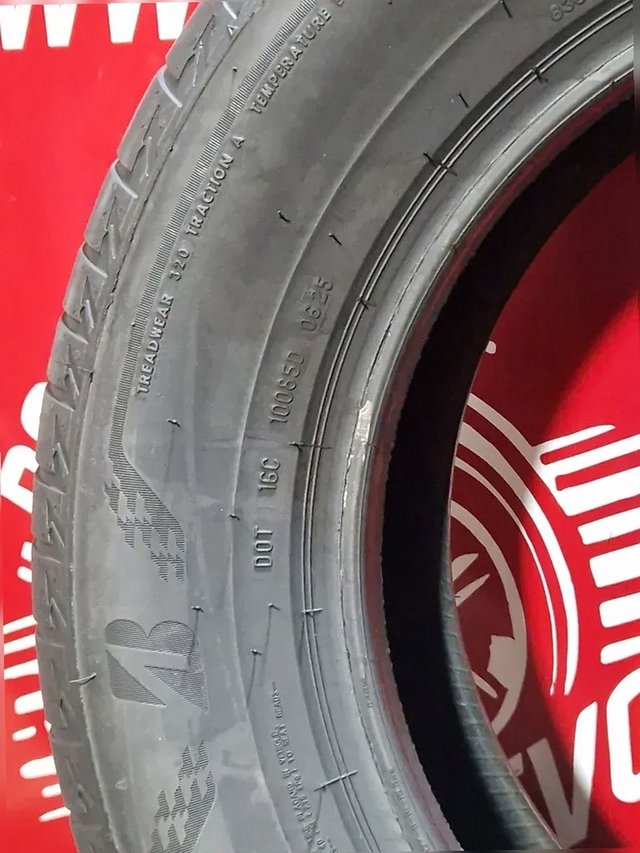 [R. 2034] - 225 65 17 102V Bridgestone