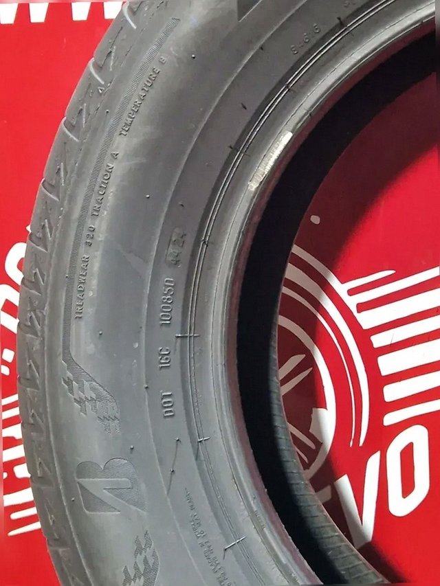 [R. 2034] - 225 65 17 102V Bridgestone