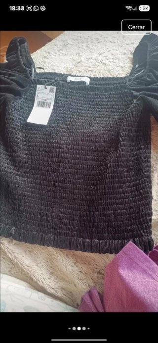 Top terciopelo Mango negro elástico.Con etiquetas