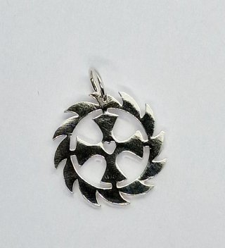 Cruz Orlada Parravichini Plata 2cms